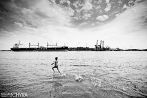 fot. Maciej Chyra - chodzący po wodzie